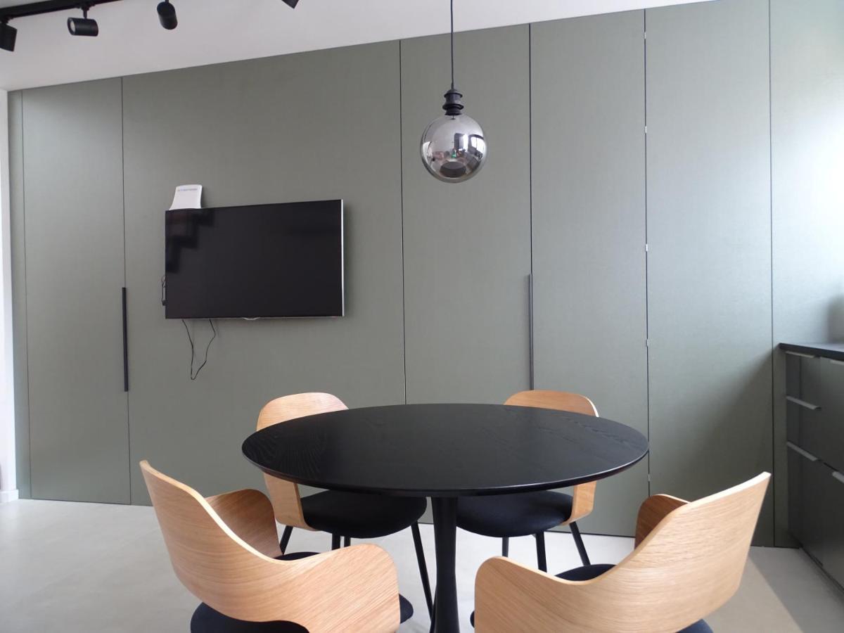 Modern Small House With A Terrace Split Buitenkant foto